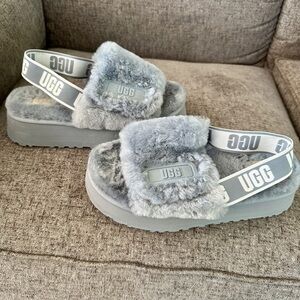 UGG Women’s Grey Shearling Upper Stretch Logo Oh Fluffita Platform Slipper